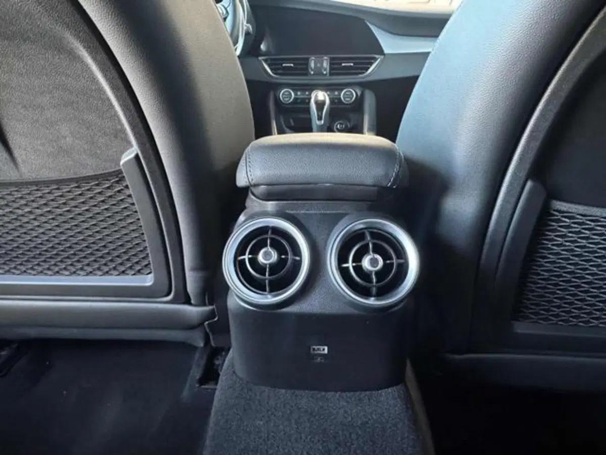 Alfa Romeo Giulia nuova a Vercelli (15)