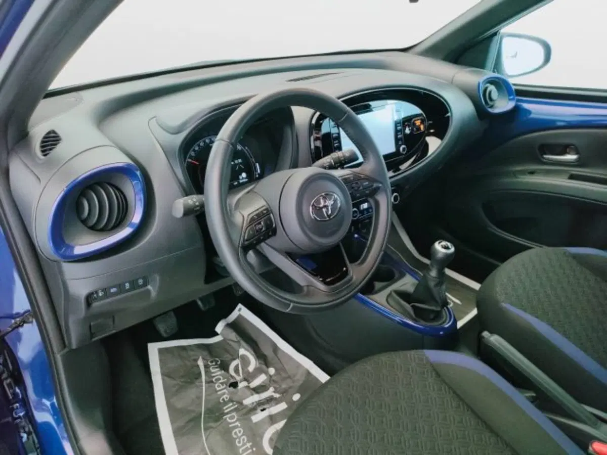 Toyota Aygo X usata a Teramo (14)