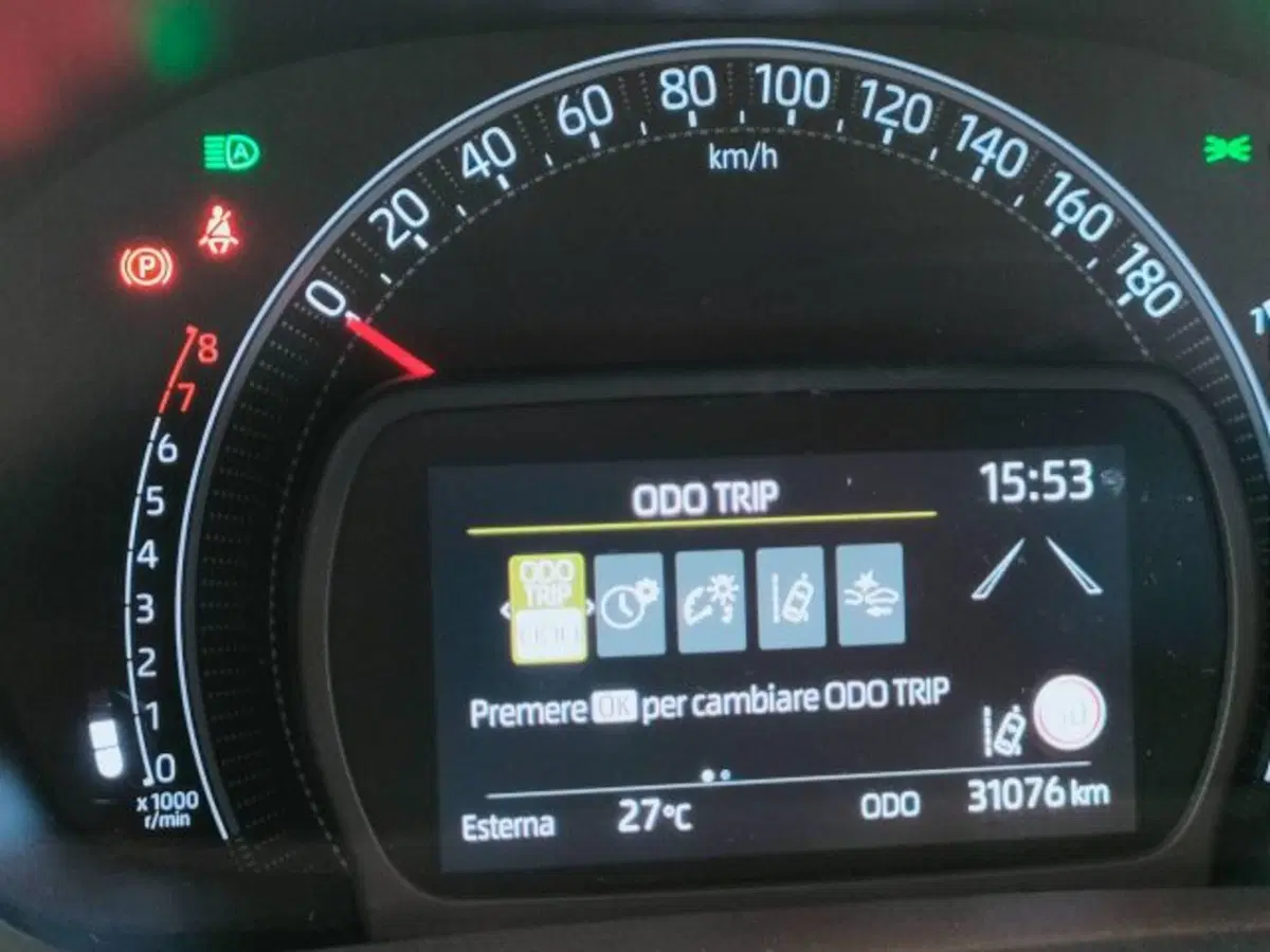 Toyota Aygo X usata a Teramo (18)