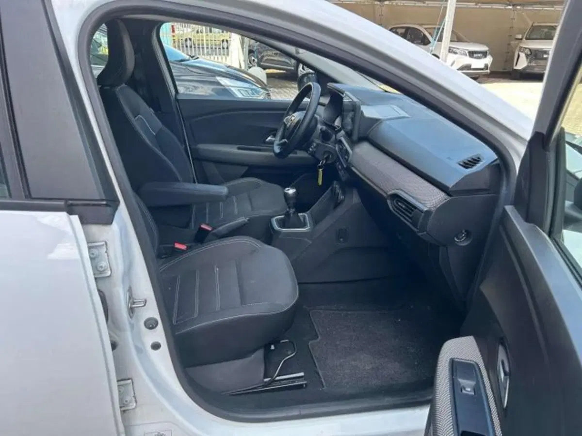 Dacia Sandero usata a Firenze (14)