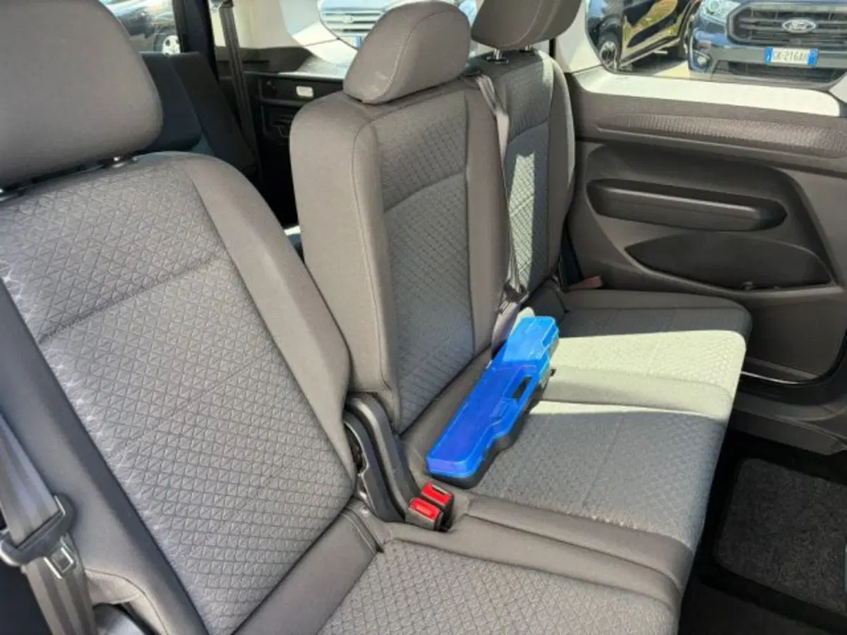 Ford Tourneo Connect usata a Lodi (13)