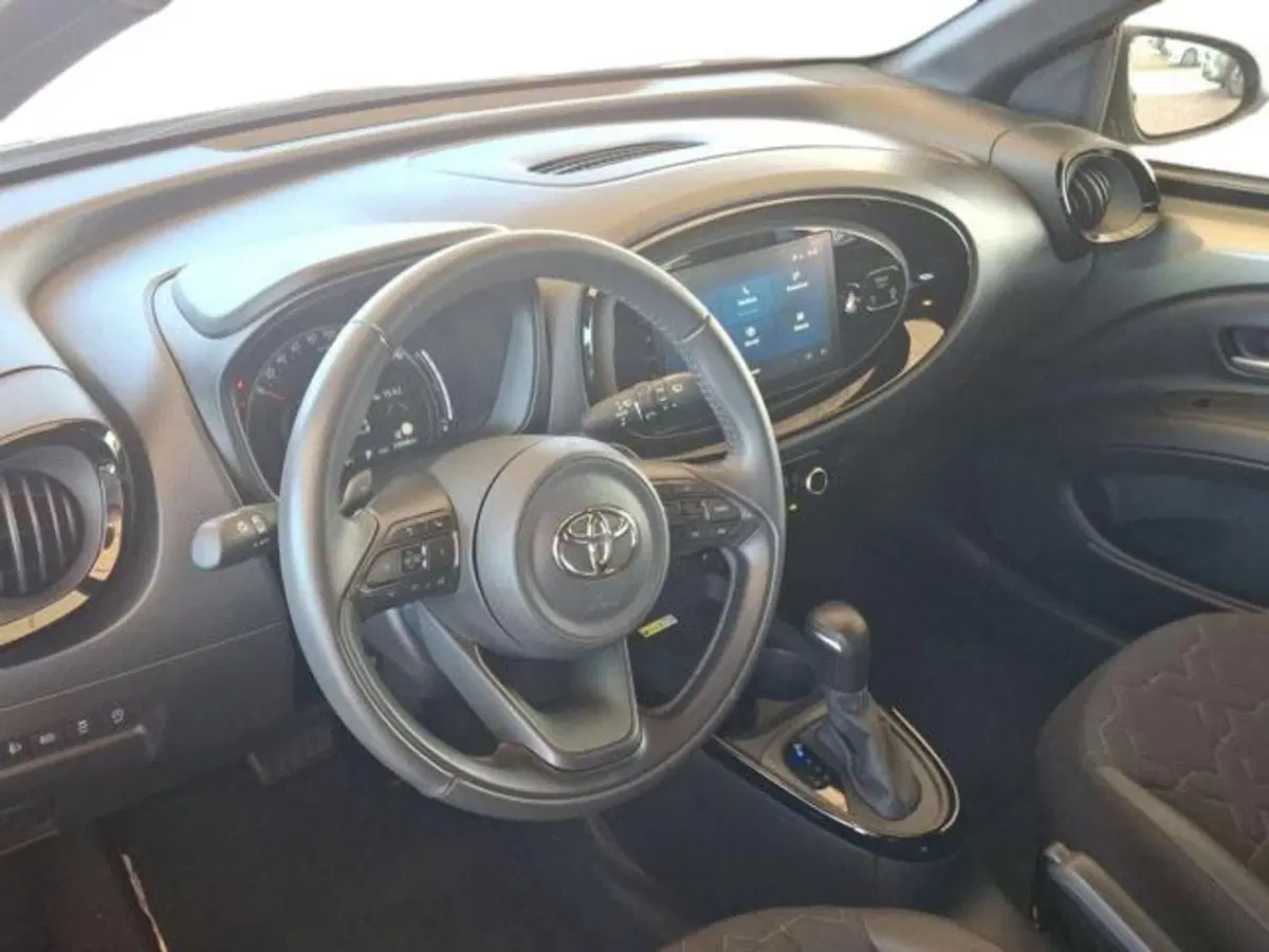 Toyota Aygo X usata a Roma (7)