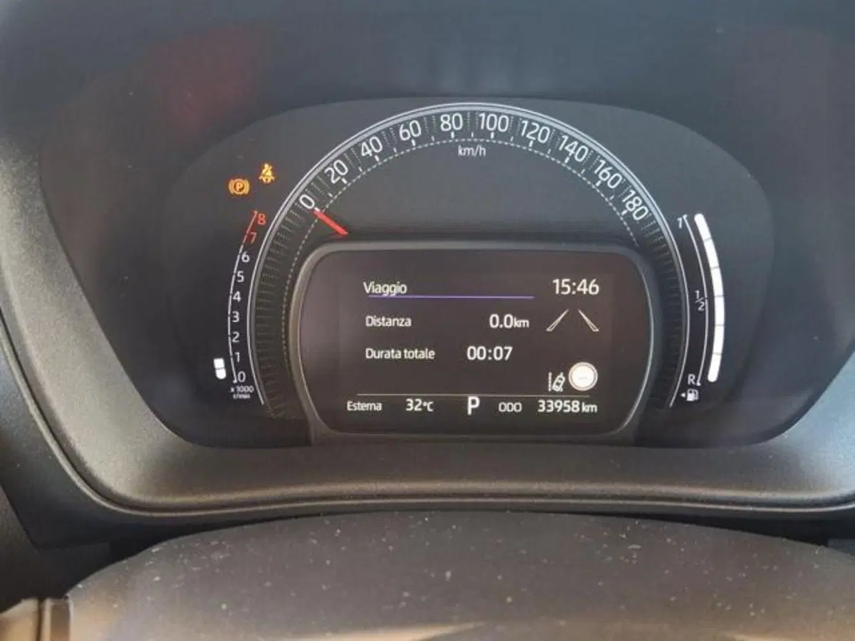 Toyota Aygo X usata a Roma (9)