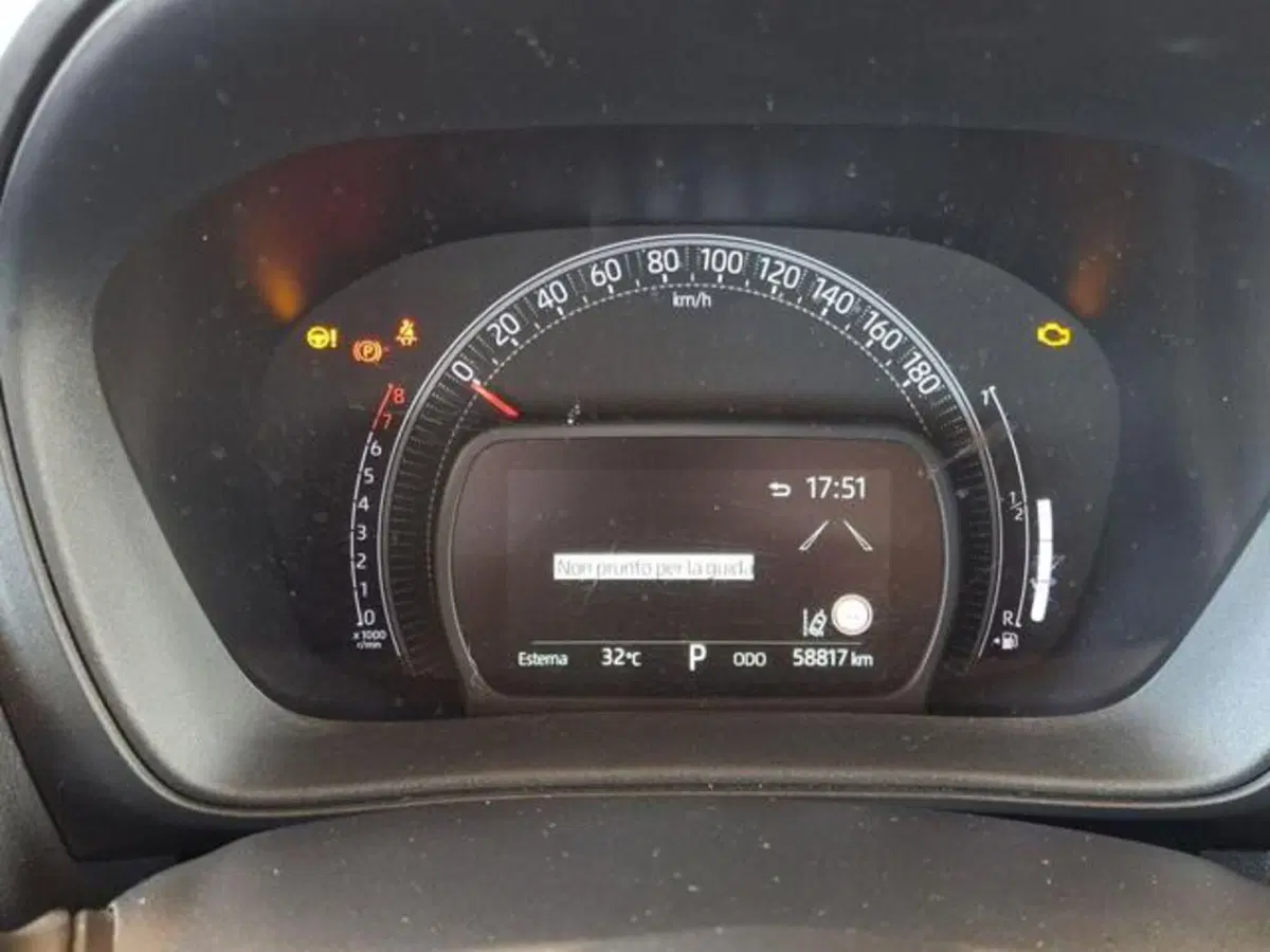 Toyota Aygo X usata a Roma (9)