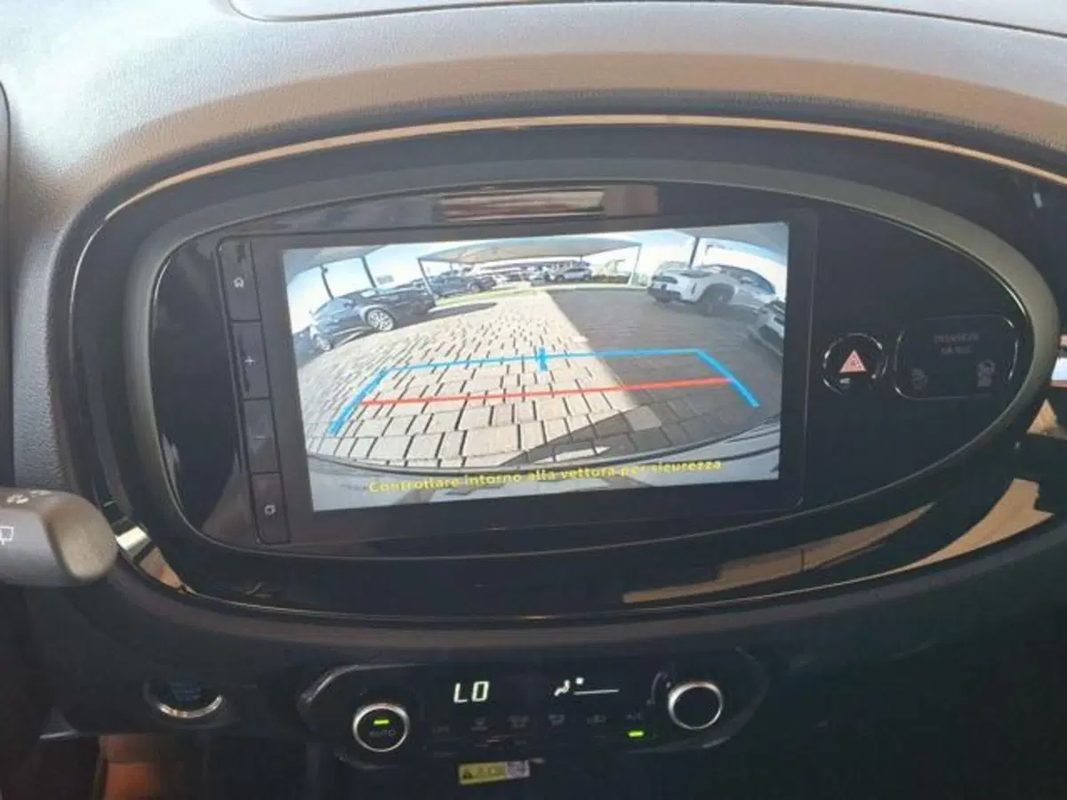 Toyota Aygo X usata a Roma (15)
