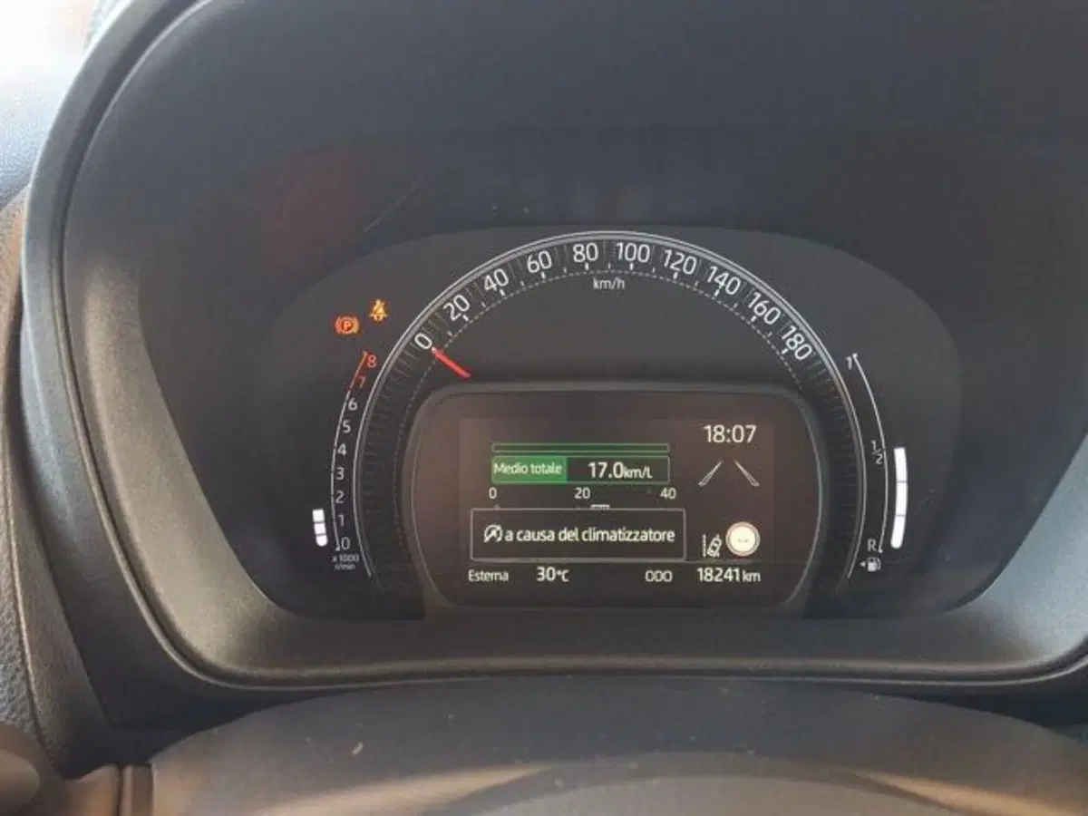Toyota Aygo X usata a Roma (9)