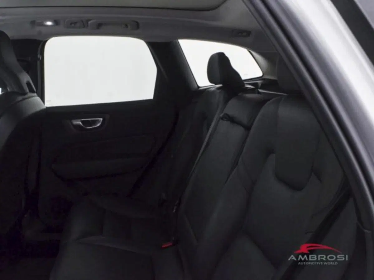 Volvo XC60 usata a Perugia (10)