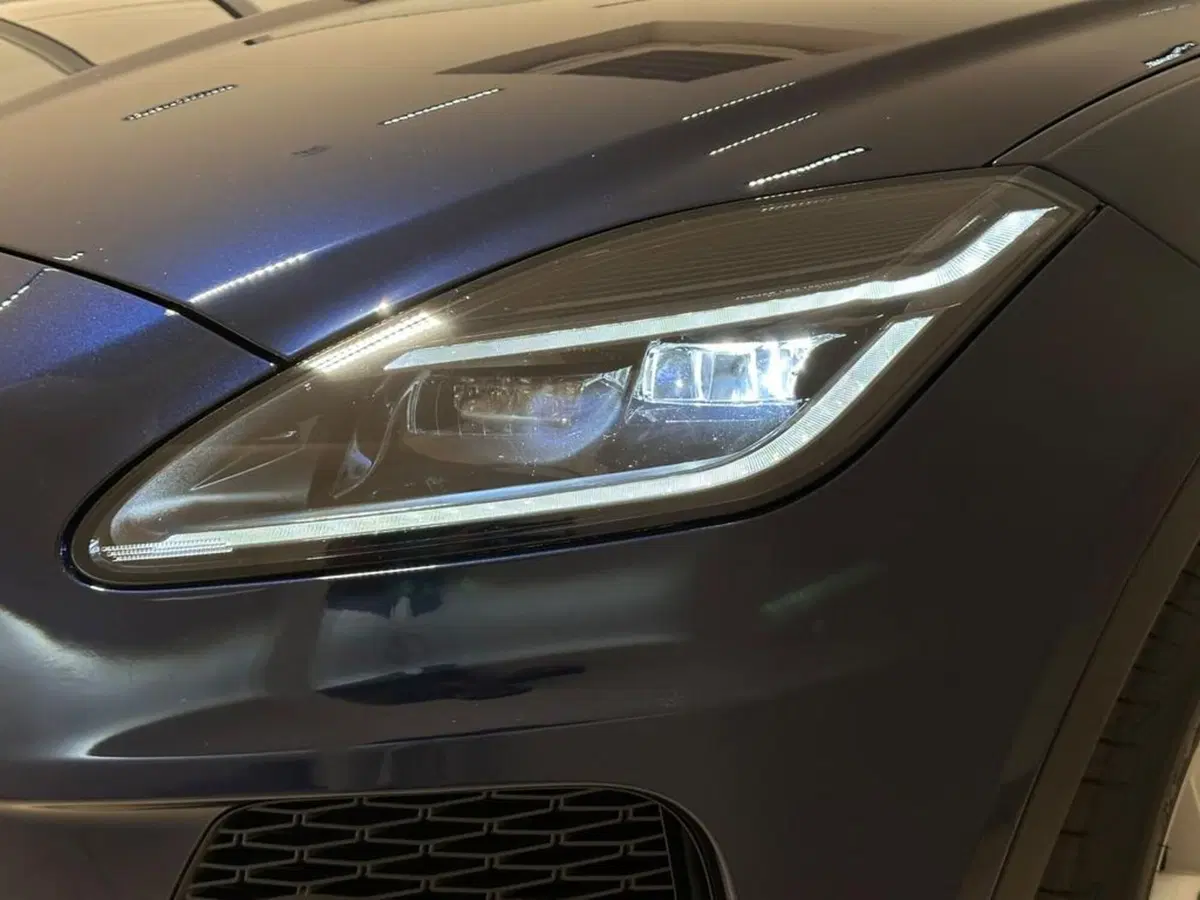 Jaguar E-Pace usata a Varese (10)