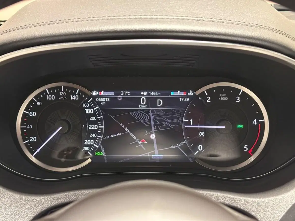 Jaguar E-Pace usata a Varese (12)