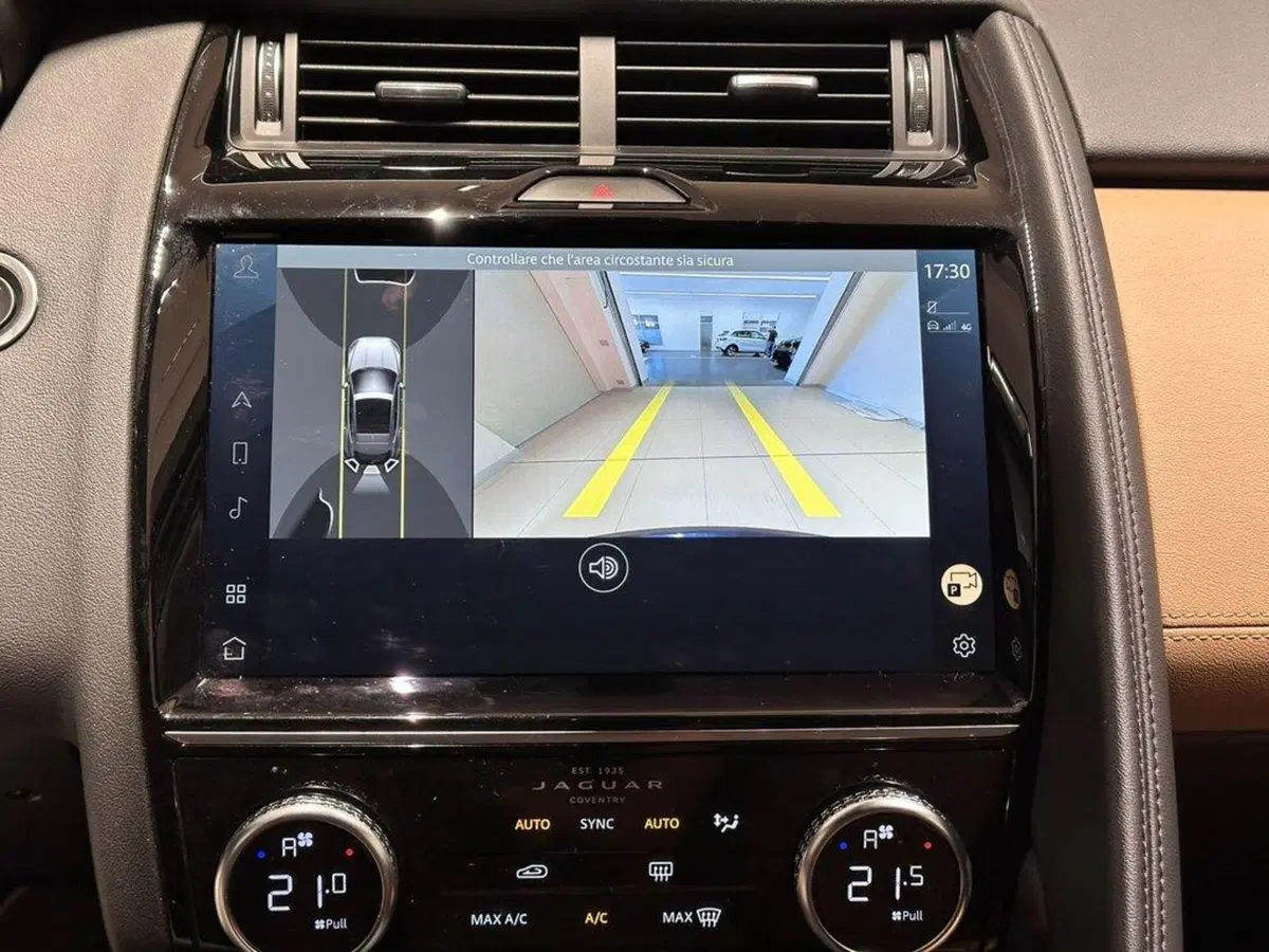 Jaguar E-Pace usata a Varese (15)