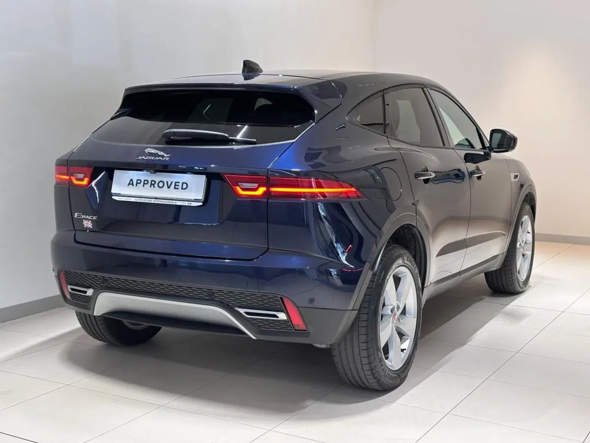 Jaguar E-Pace usata a Varese (2)