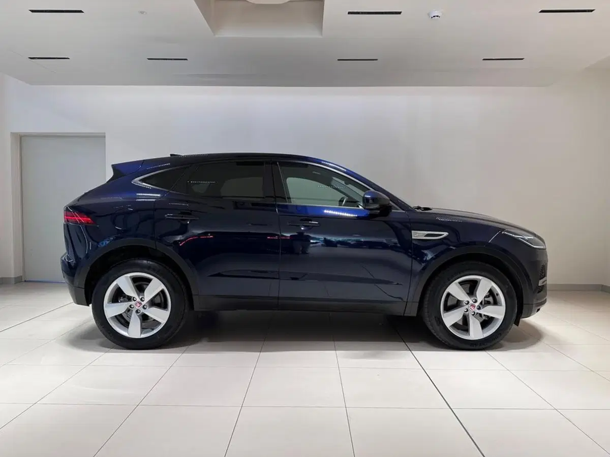 Jaguar E-Pace usata a Varese (8)