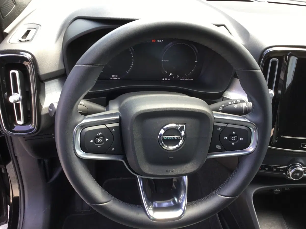 Volvo XC40 usata a Napoli (13)