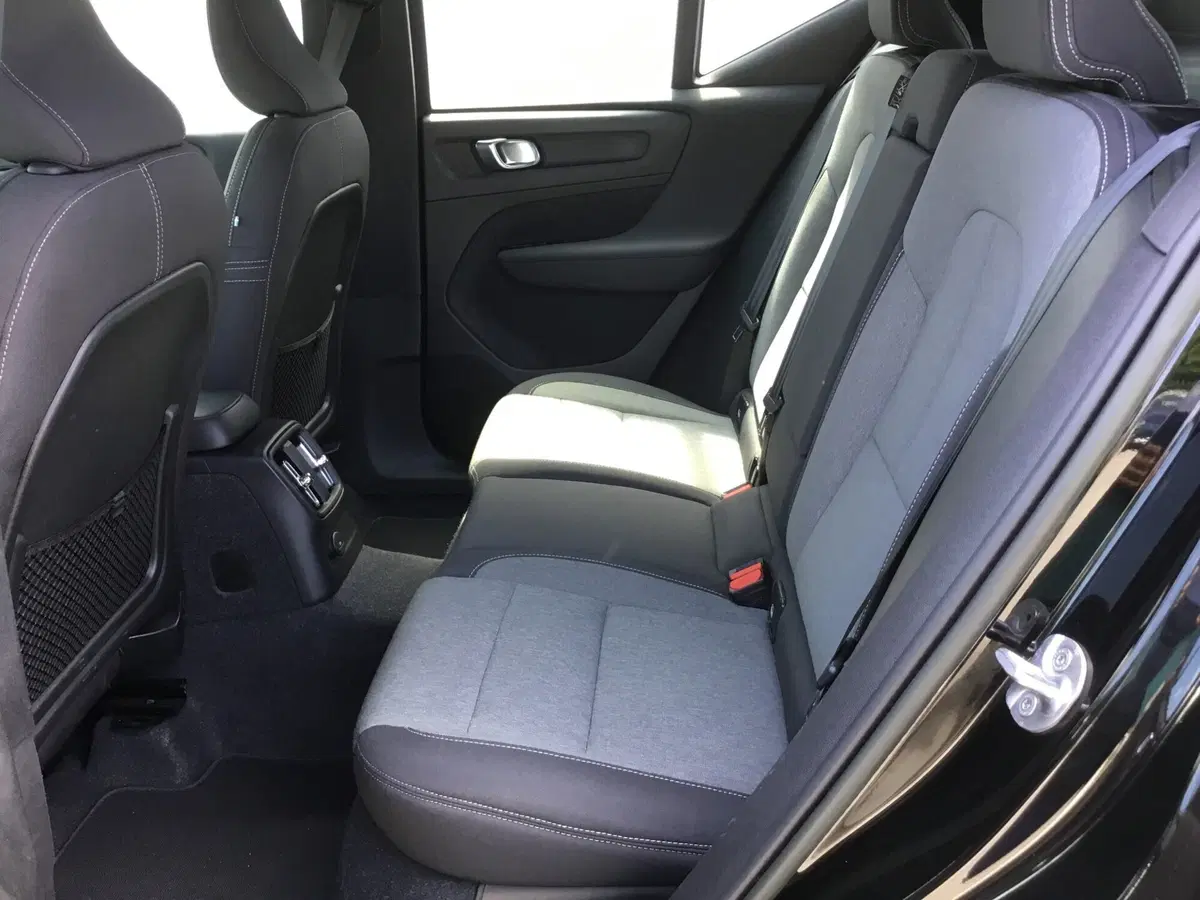 Volvo XC40 usata a Napoli (15)