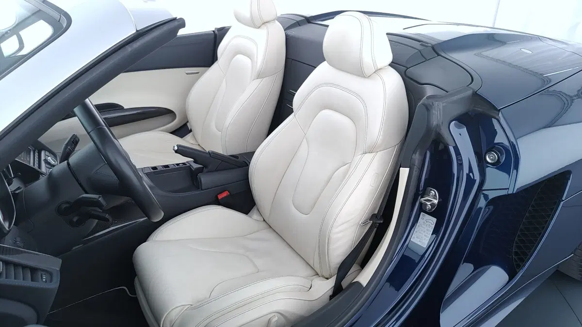 Audi R8 Cabrio usata a Perugia (13)