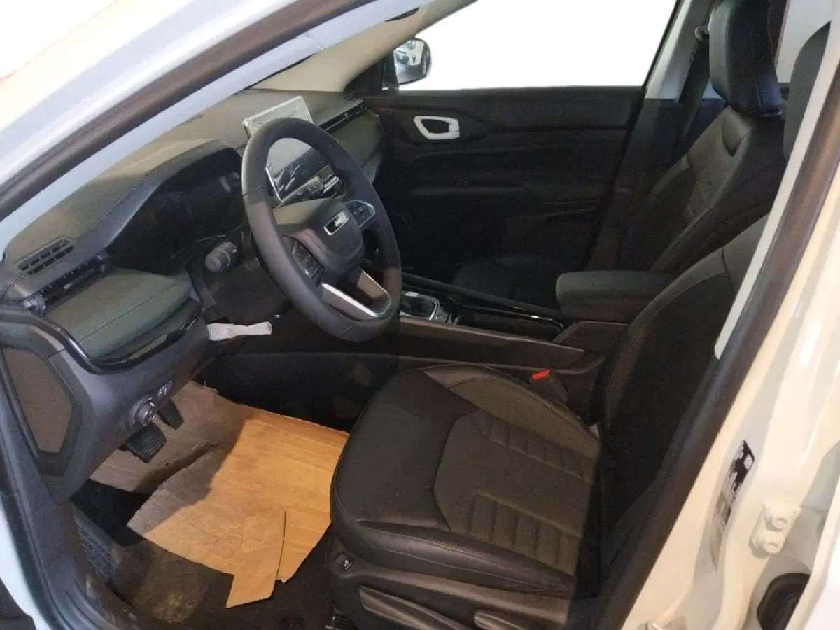 Jeep Compass nuova a Lecce (17)