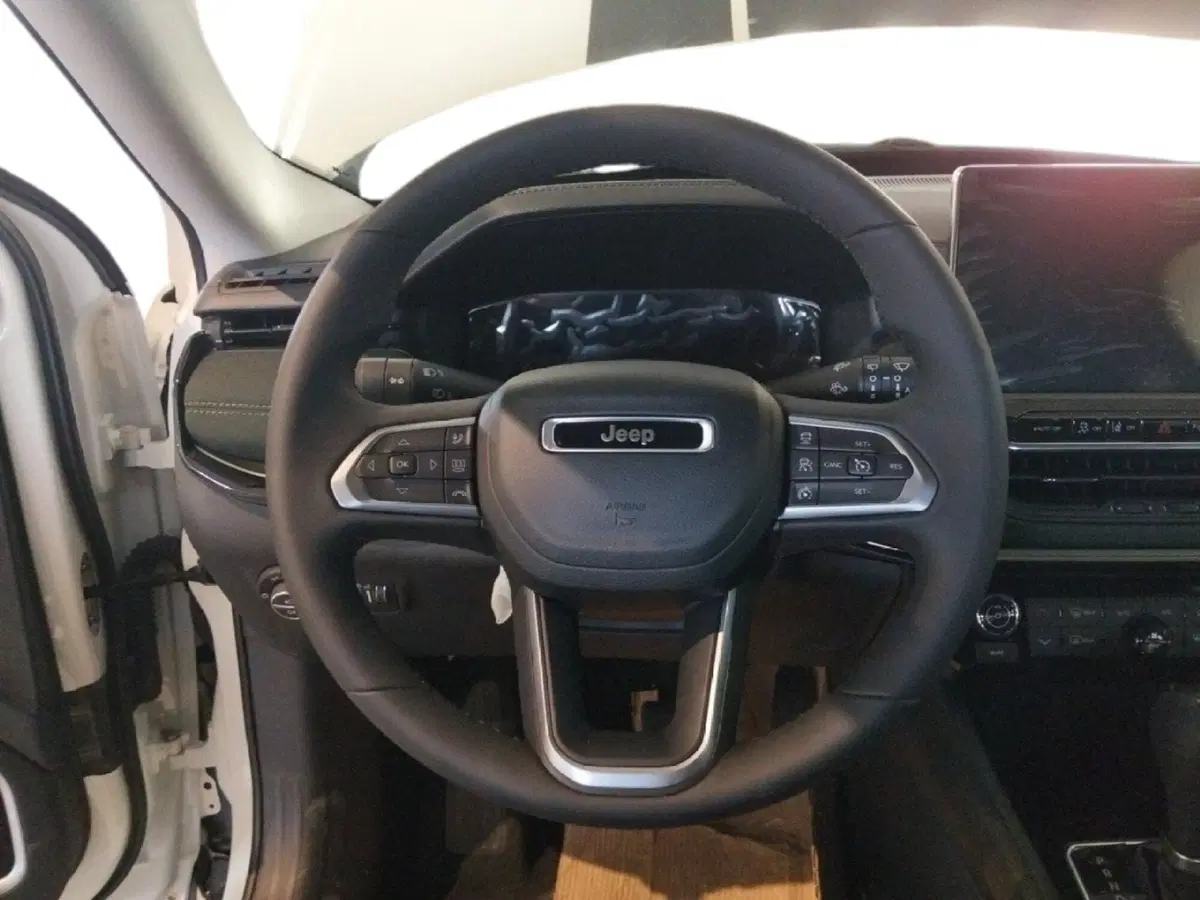 Jeep Compass nuova a Lecce (20)