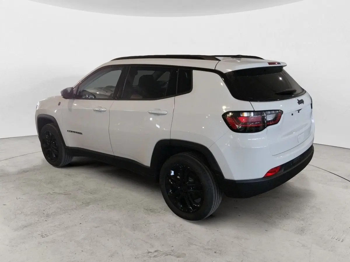 Jeep Compass nuova a Lecce (3)