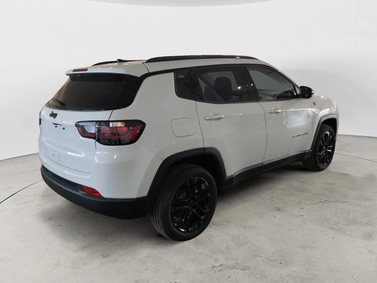 Jeep Compass nuova a Lecce (6)
