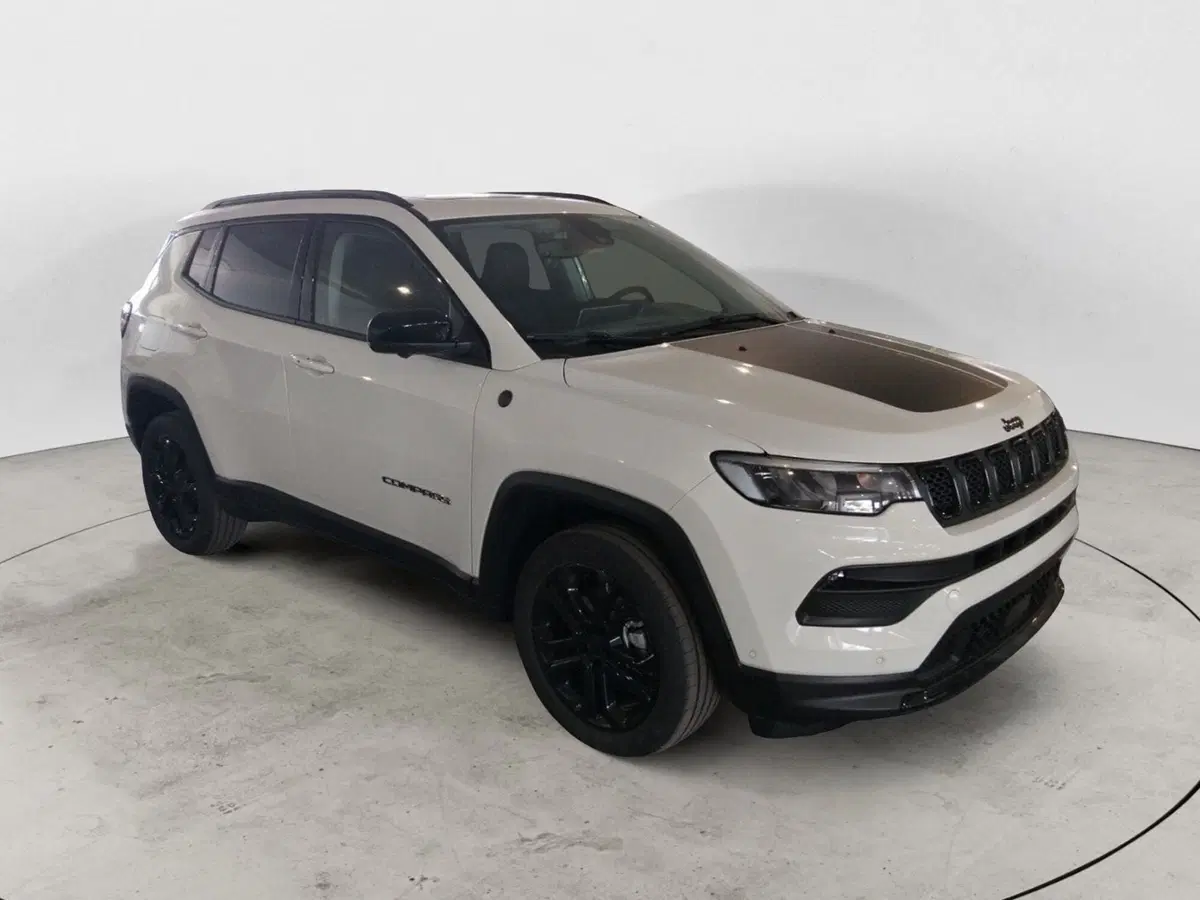 Jeep Compass nuova a Lecce (8)
