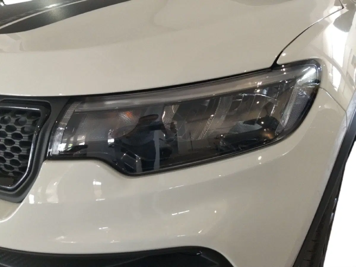 Jeep Compass nuova a Lecce (9)