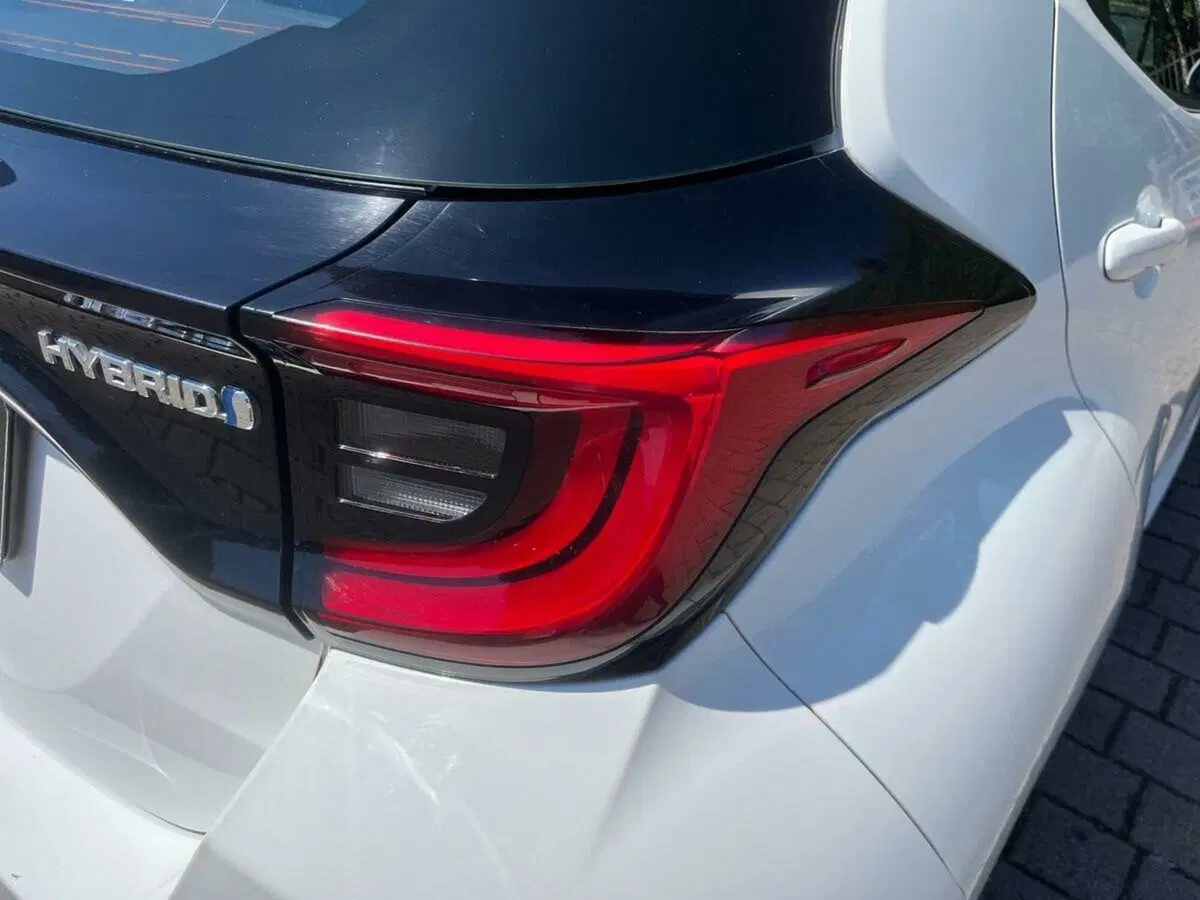 Toyota Yaris usata a Lecco (17)