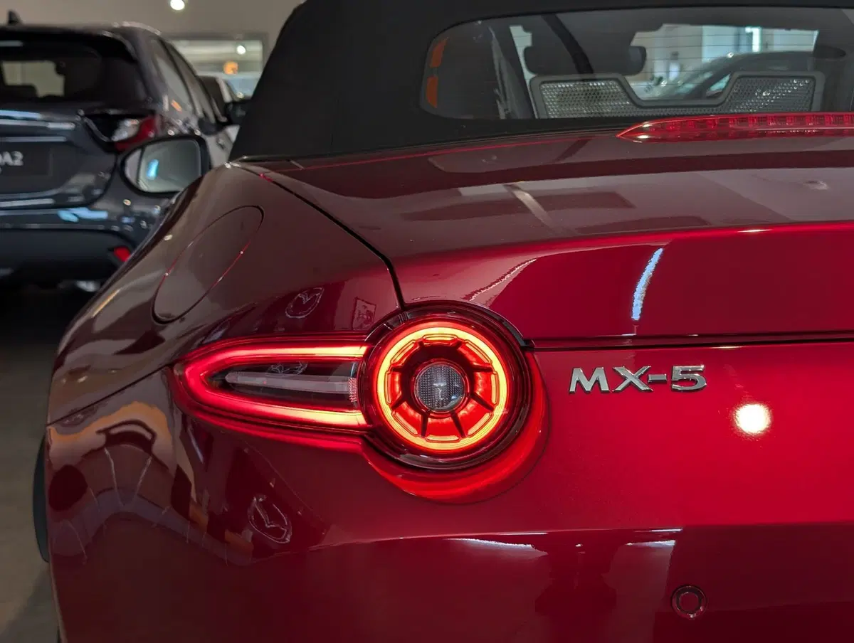 Mazda MX-5 nuova a Napoli (9)