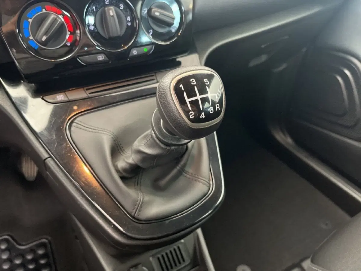 Lancia Ypsilon usata a Torino (13)
