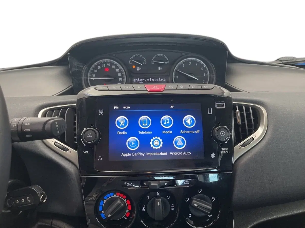 Lancia Ypsilon usata a Torino (14)