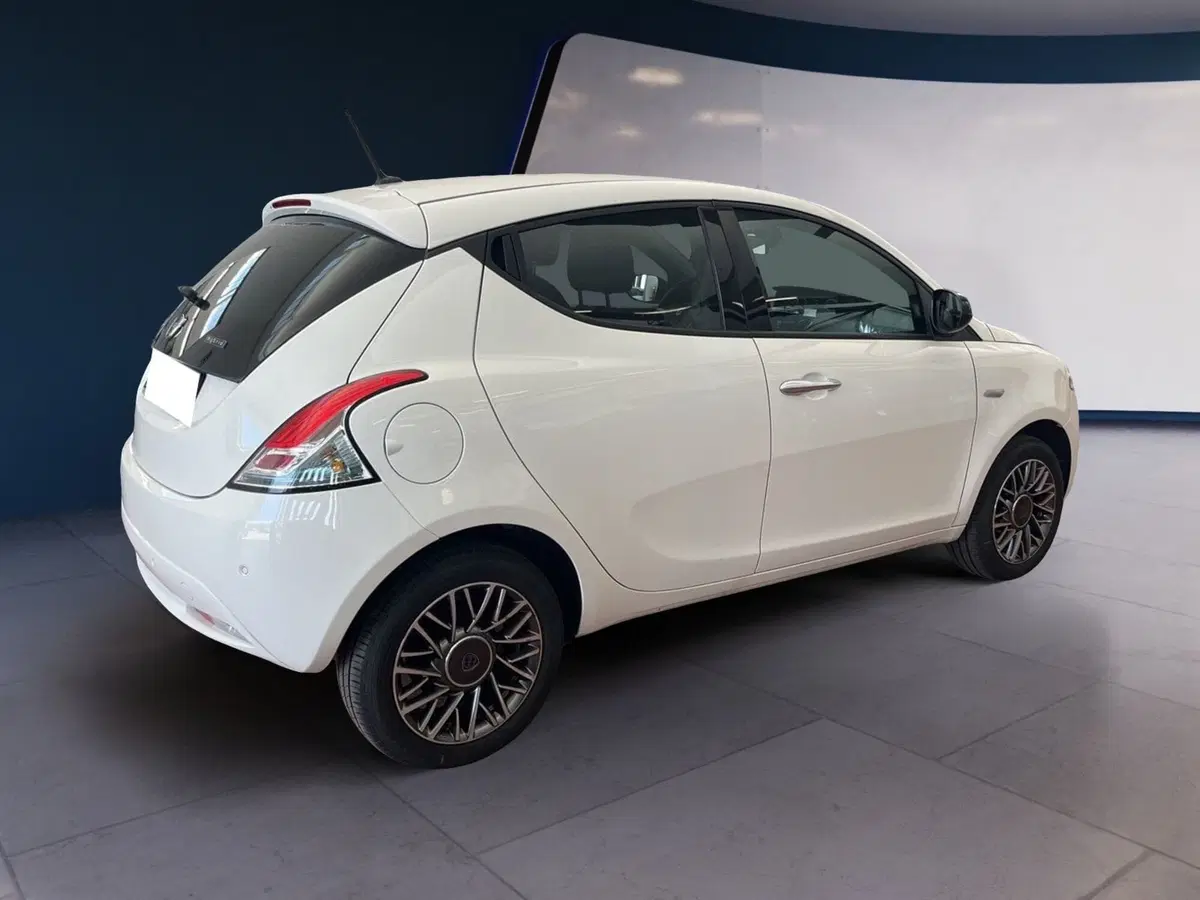 Lancia Ypsilon usata a Torino (6)