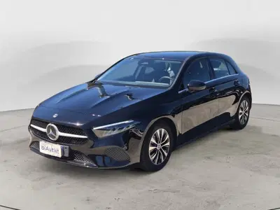 Mercedes-Benz Classe A 180 d Business del 2023 usata