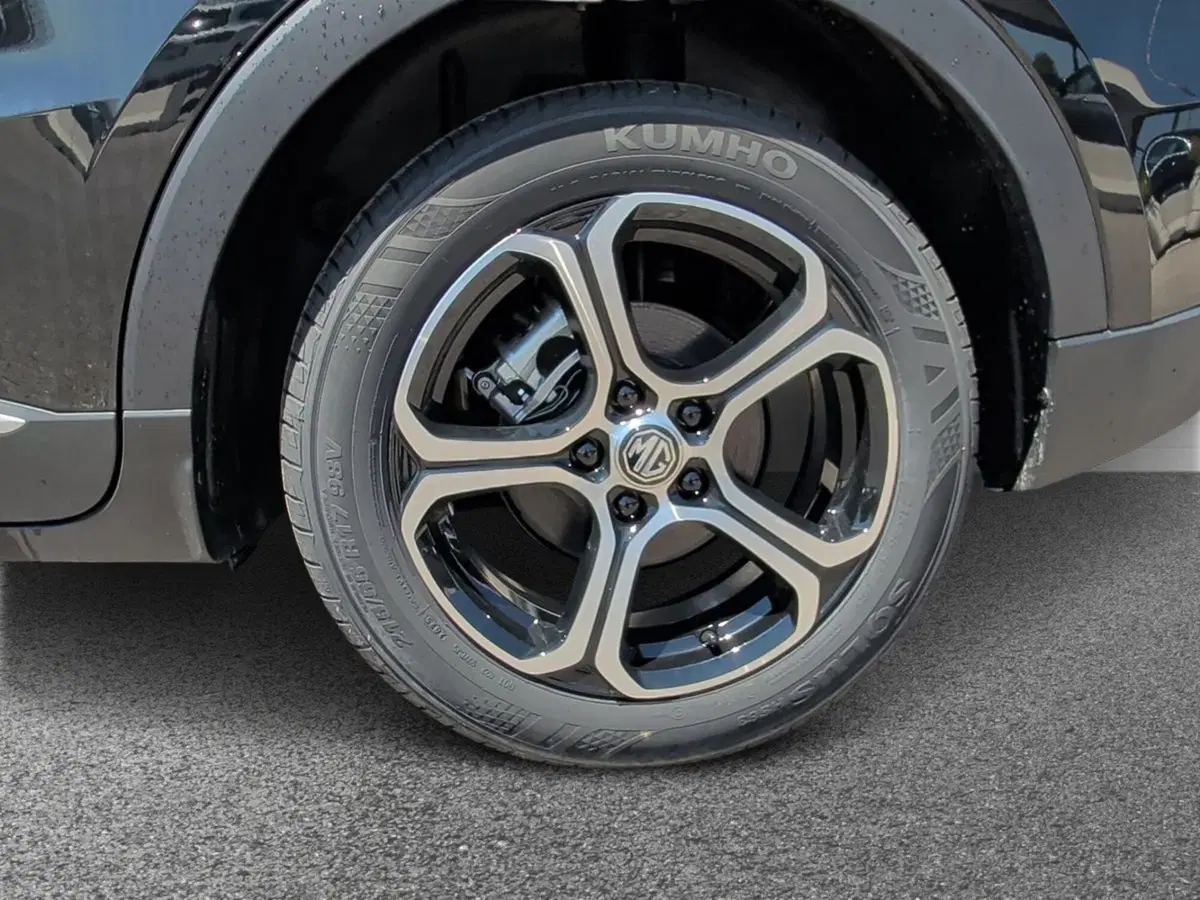 Mg ZS EV nuova a Lecce (6)