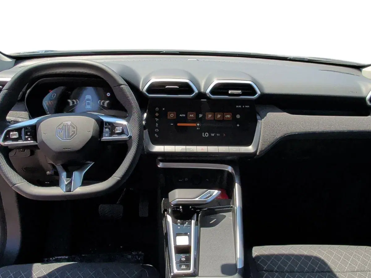 Mg ZS EV nuova a Lecce (8)