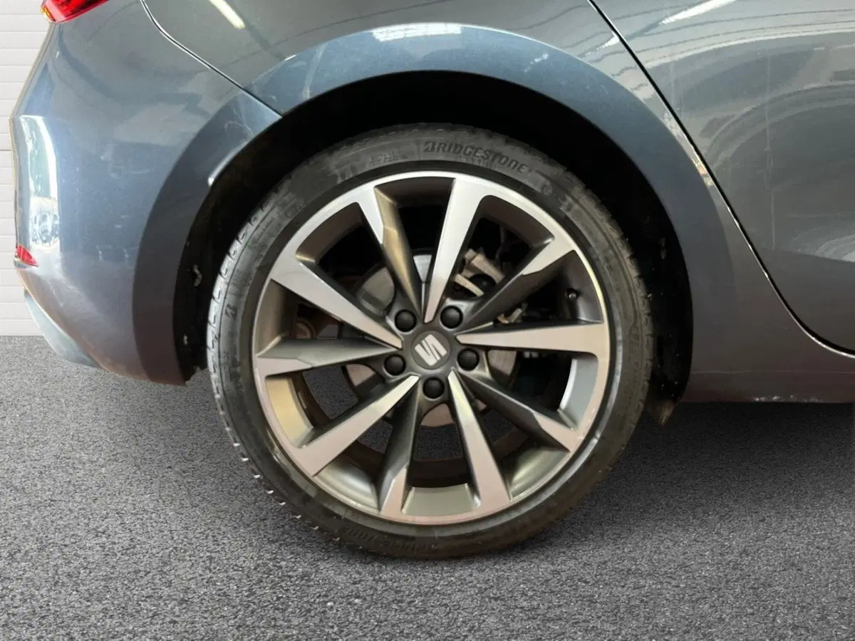 SEAT Leon usata a Bari (6)