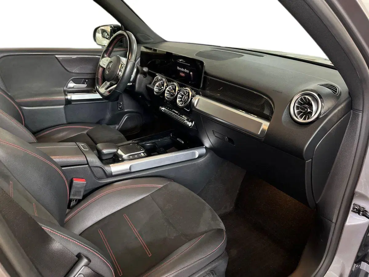Mercedes-Benz GLB usata a Bari (9)
