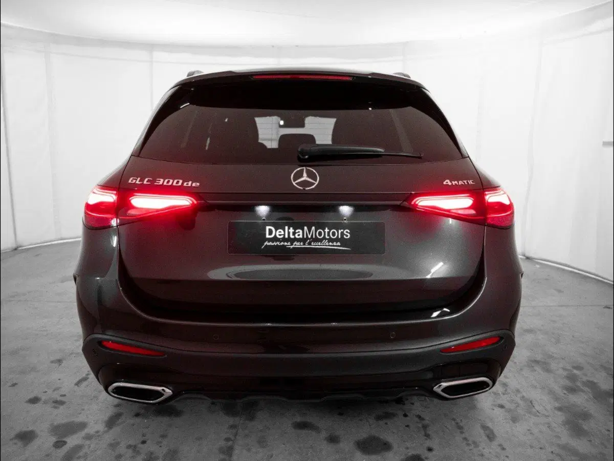 Mercedes-Benz GLC nuova a Ancona (3)