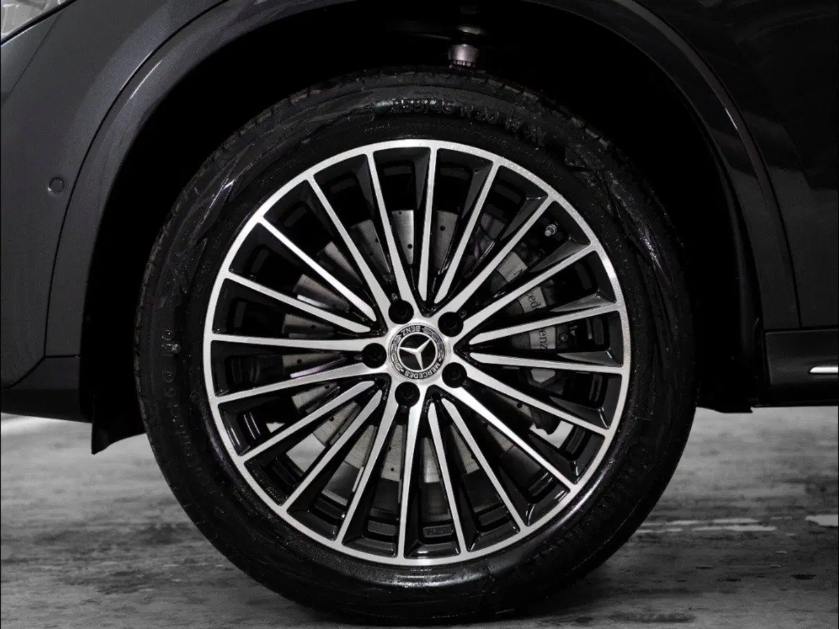 Mercedes-Benz GLC nuova a Ancona (6)