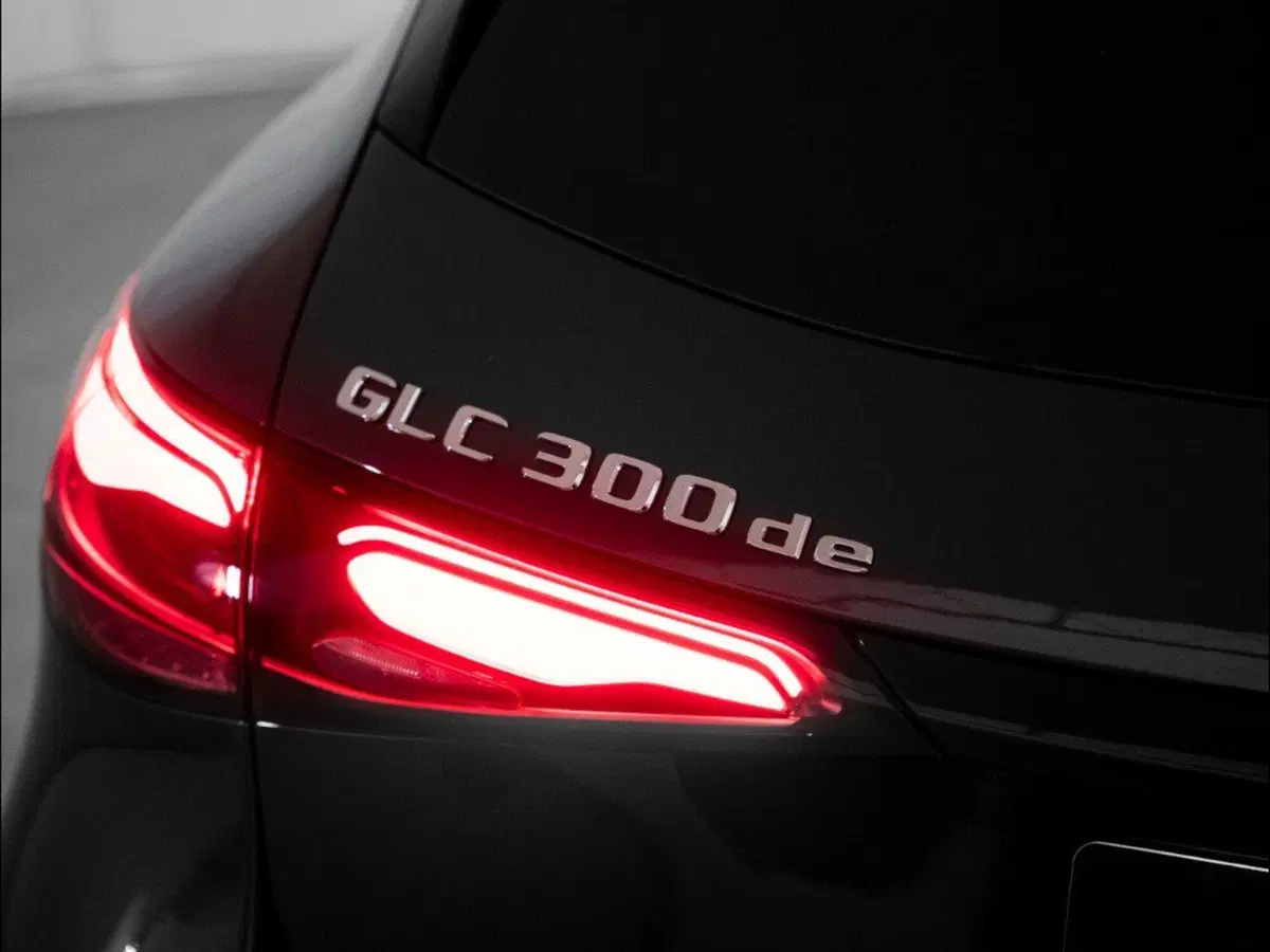 Mercedes-Benz GLC nuova a Ancona (9)