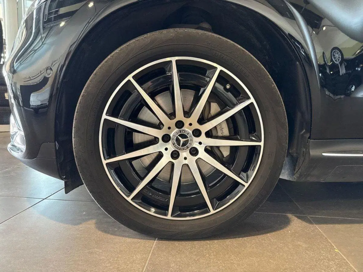 Mercedes-Benz EQC usata a Ancona (8)