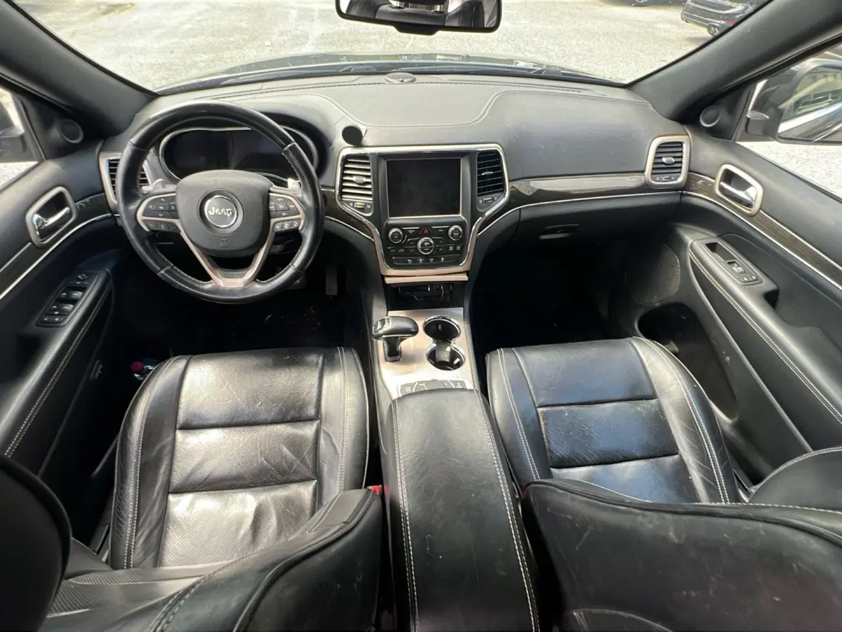 Jeep Grand Cherokee usata a Pordenone (10)