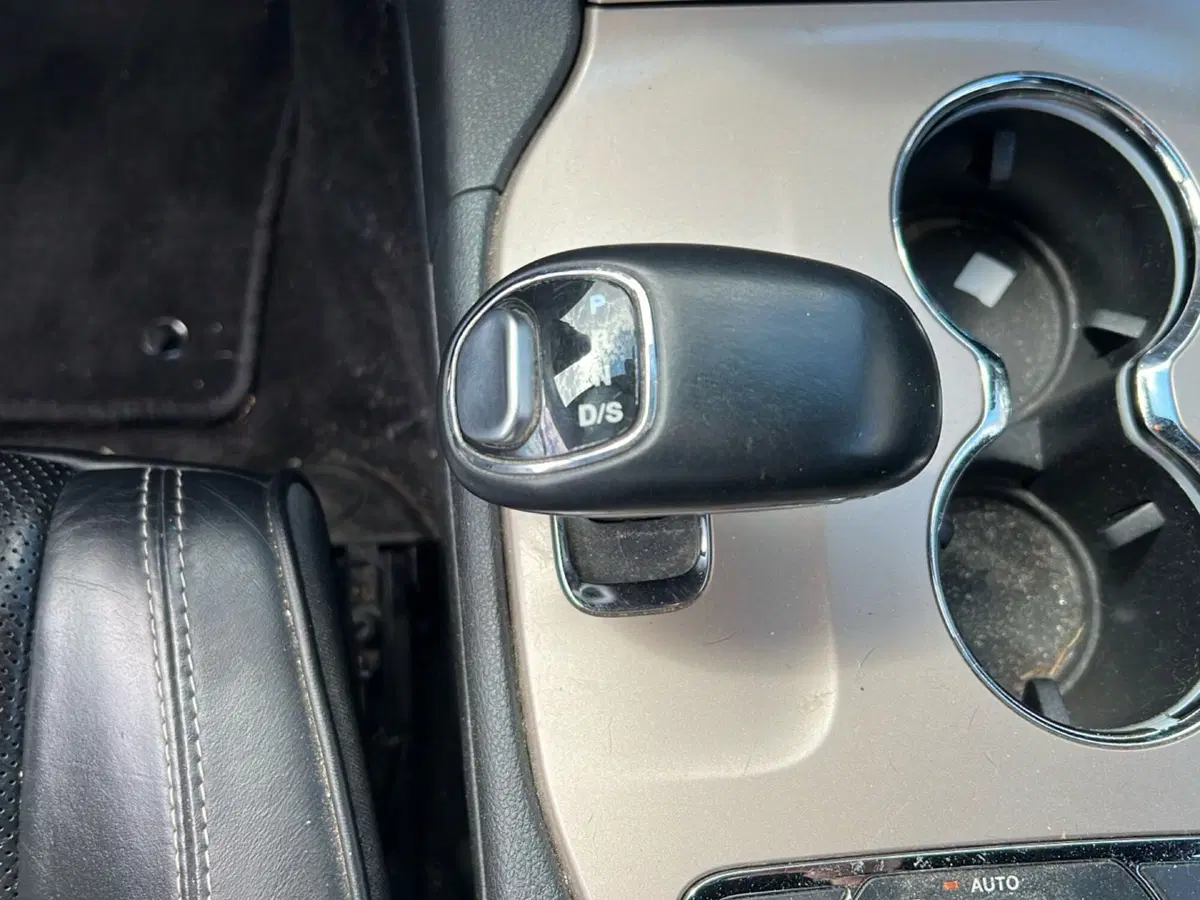 Jeep Grand Cherokee usata a Pordenone (13)