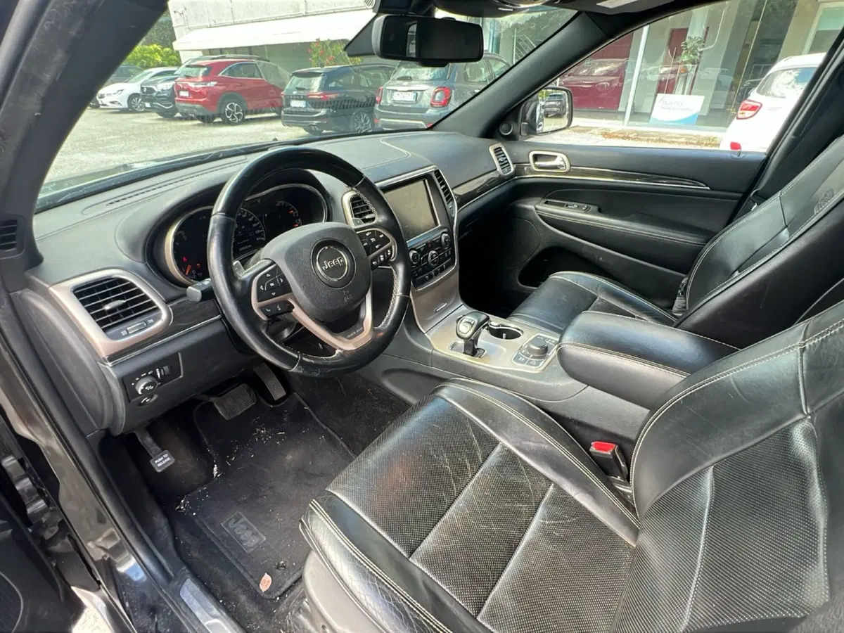 Jeep Grand Cherokee usata a Pordenone (15)