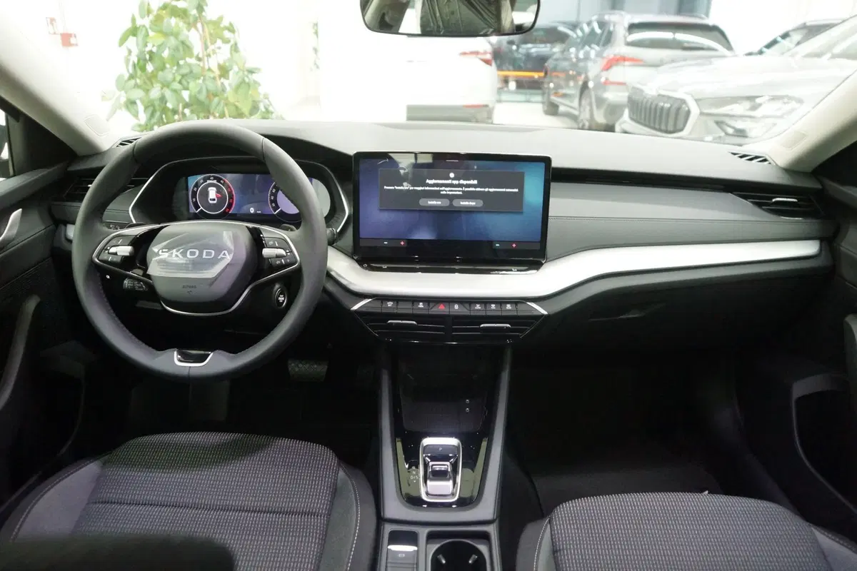 Skoda Octavia Station Wagon nuova a Torino (12)