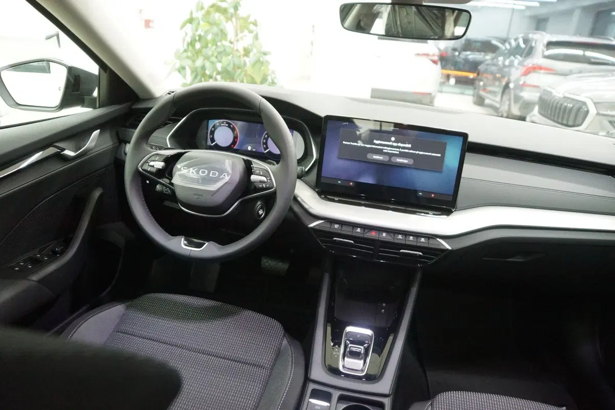 Skoda Octavia Station Wagon nuova a Torino (13)
