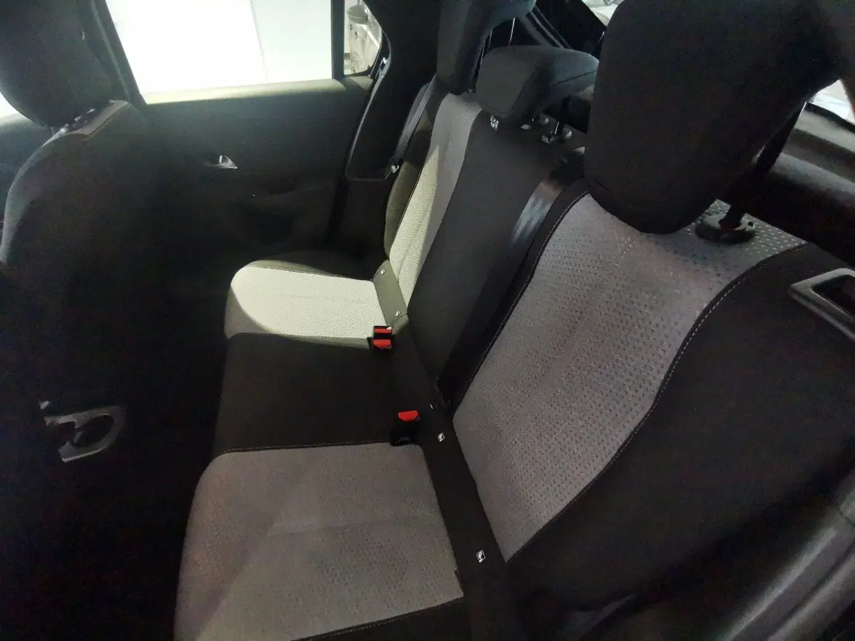 Opel Corsa nuova a Taranto (10)