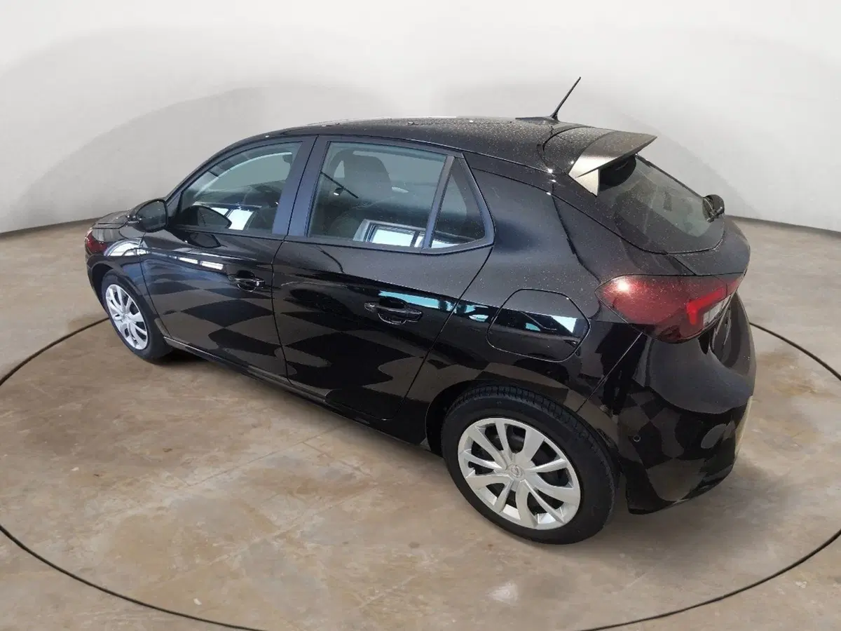 Opel Corsa nuova a Taranto (3)