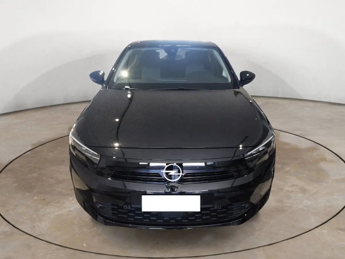 Opel Corsa nuova a Taranto (4)