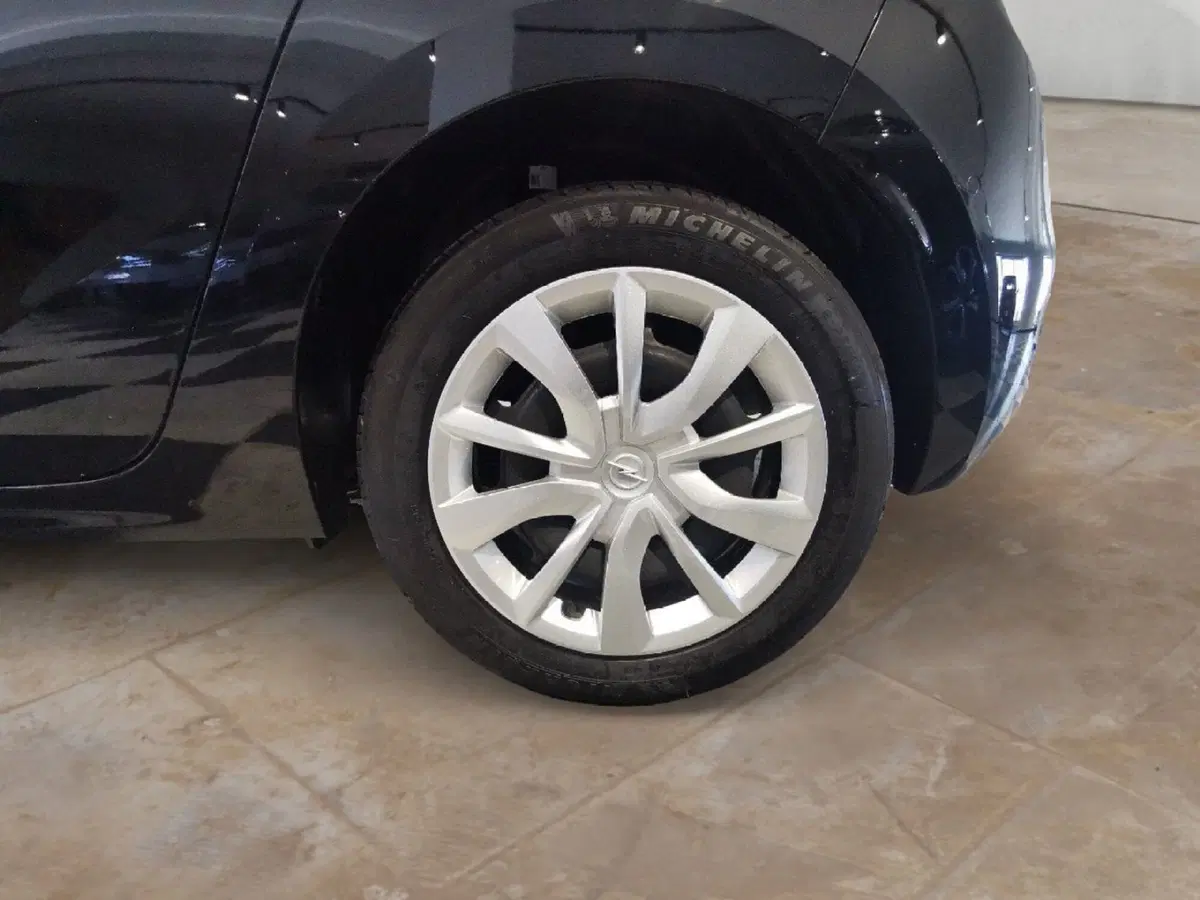 Opel Corsa nuova a Taranto (8)