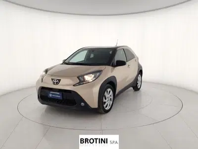 Toyota Aygo X 1.0 Trend Air 72cv s-cvt del 2022 usata a Massa