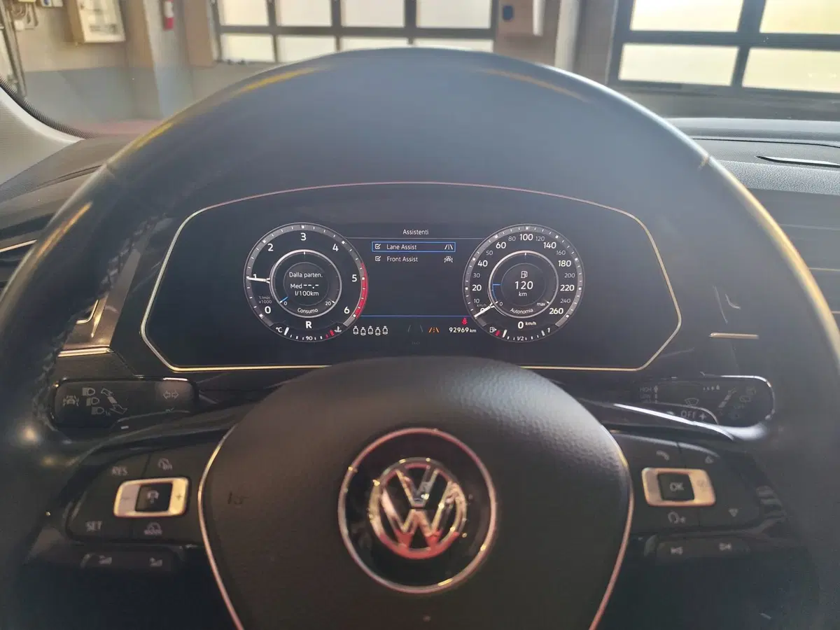Volkswagen Tiguan usata a Milano (12)